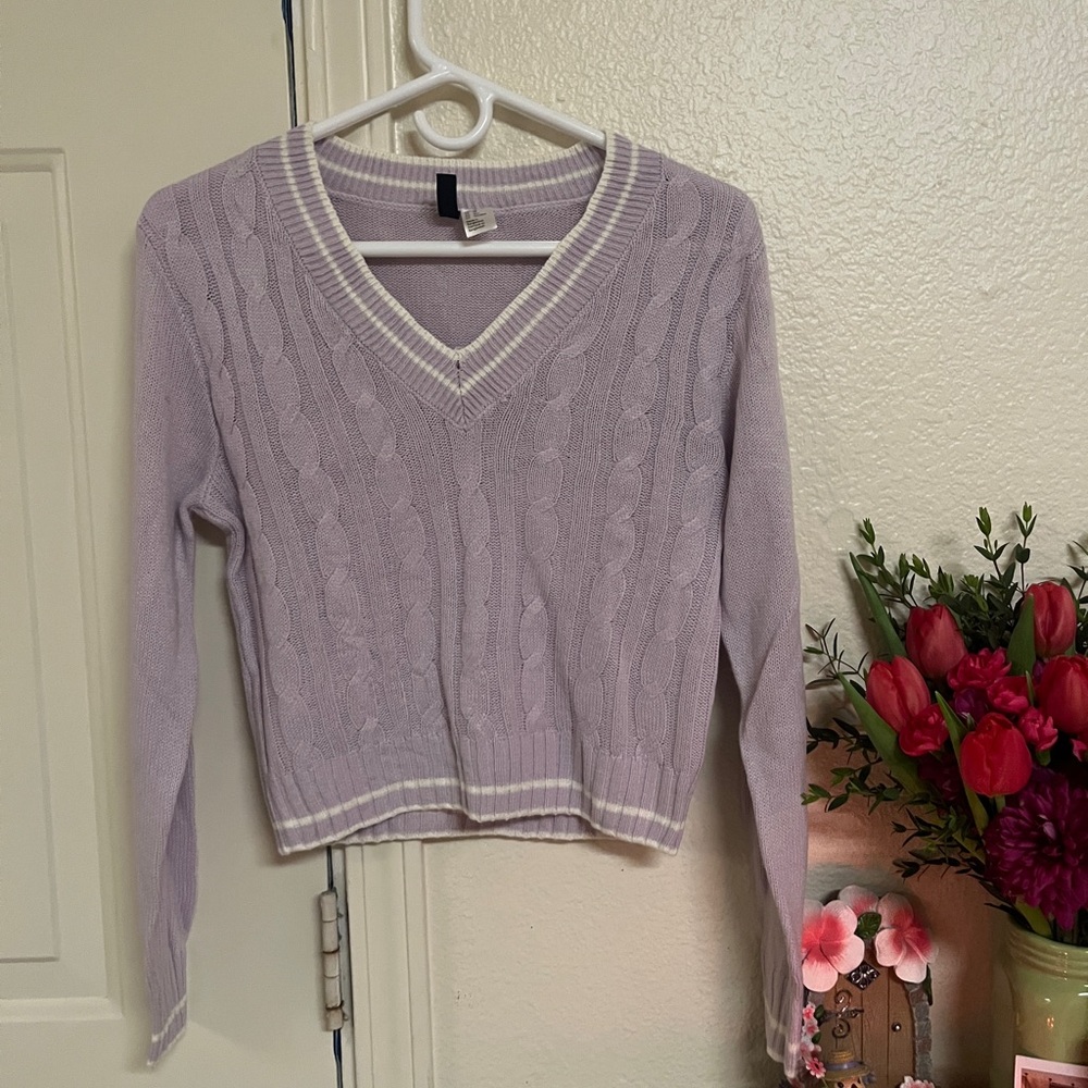 H&M Light Purple V-Neck Sweater